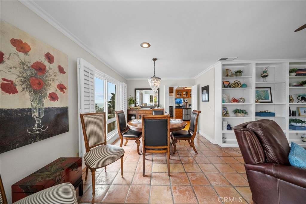 3631 Roxbury Property Photo 8