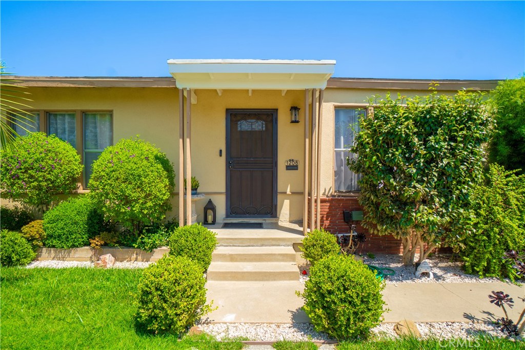 1208 S Stoneacre Property Photo 1
