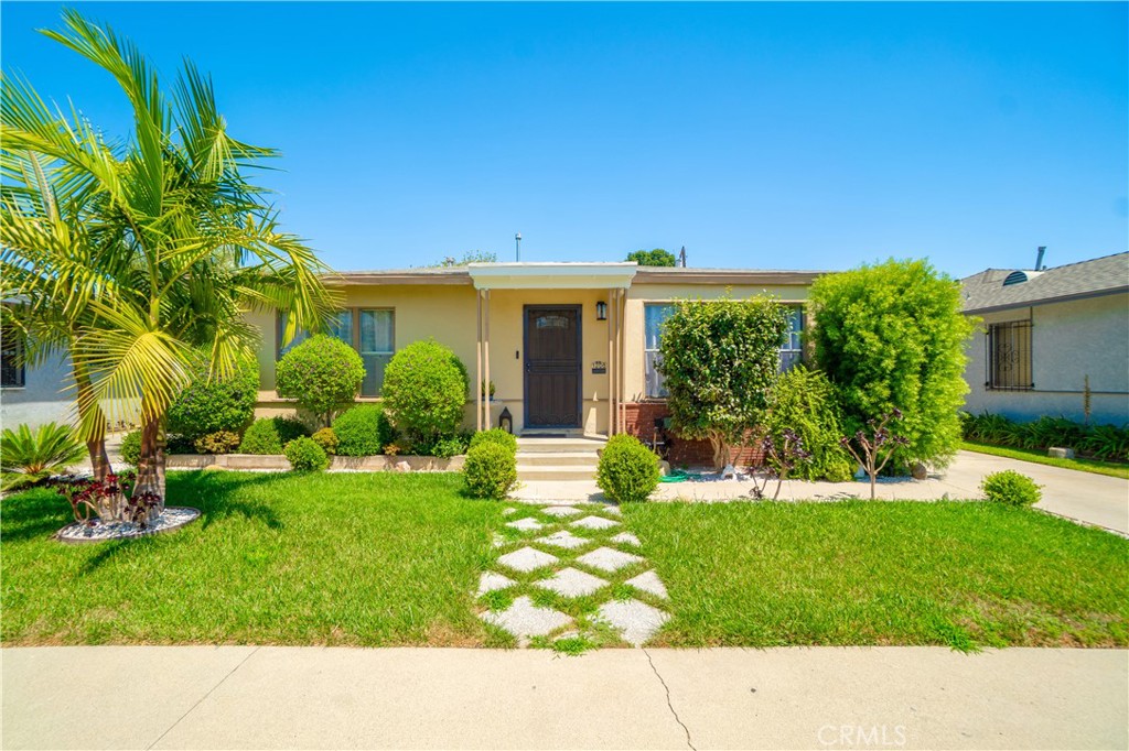 1208 S Stoneacre Property Photo 4