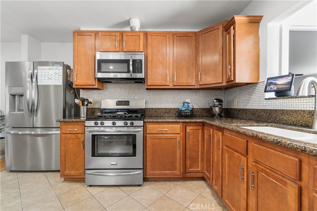 1208 S Stoneacre Property Photo 11
