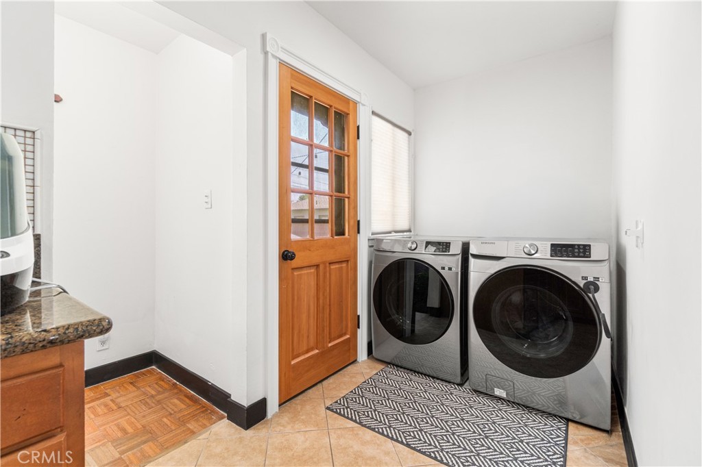 1208 S Stoneacre Property Photo 14