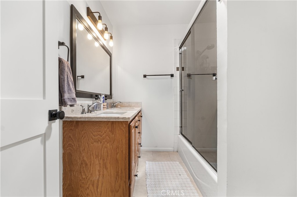 1208 S Stoneacre Property Photo 18