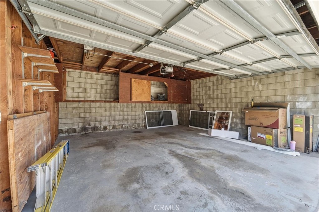 2305 Rockefeller B Property Photo 35