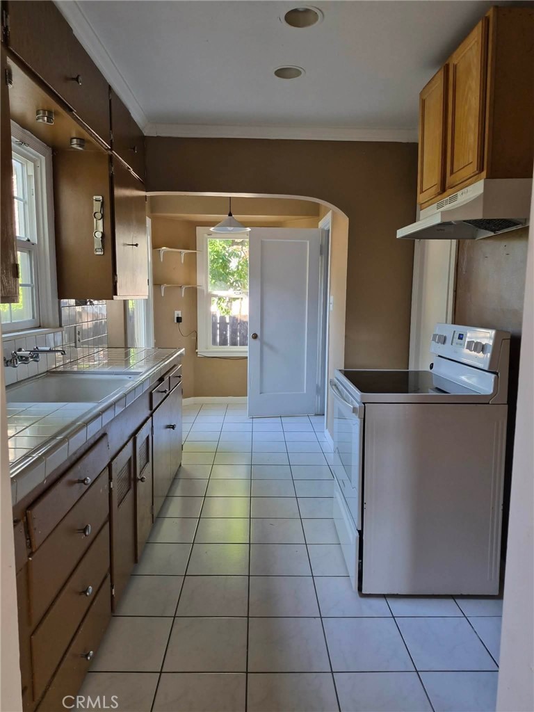 111 Baxter Avenue Property Photo 6