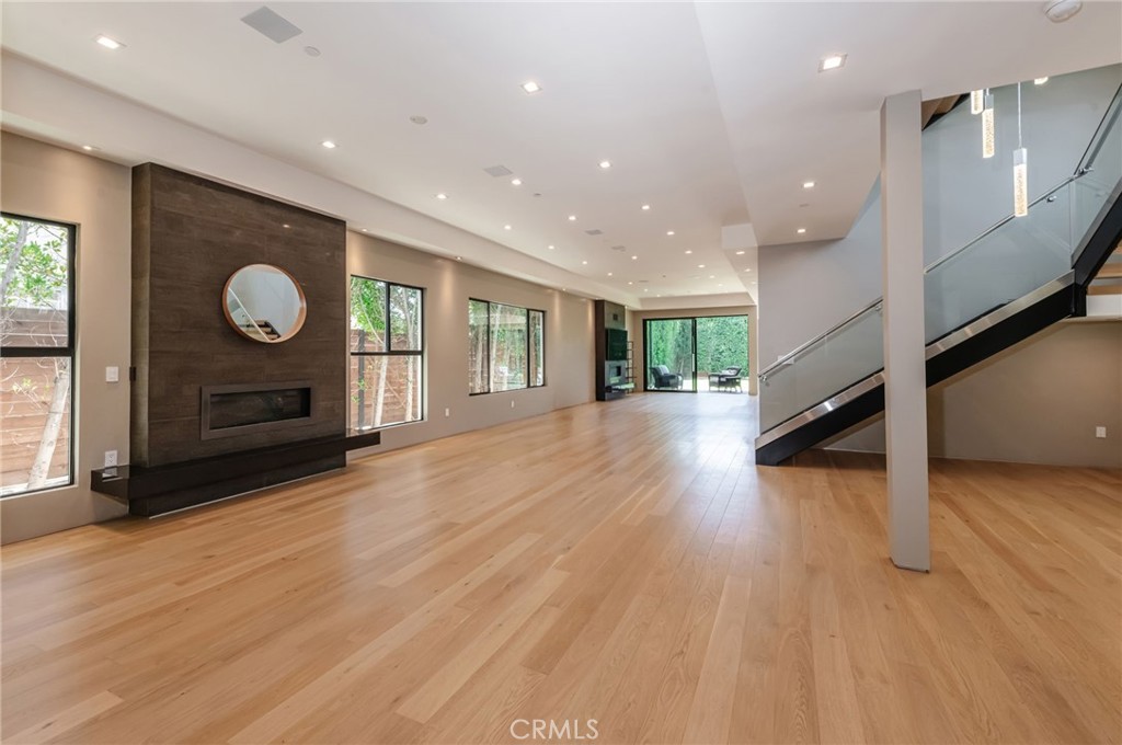1643 S Carmelina Property Photo 12