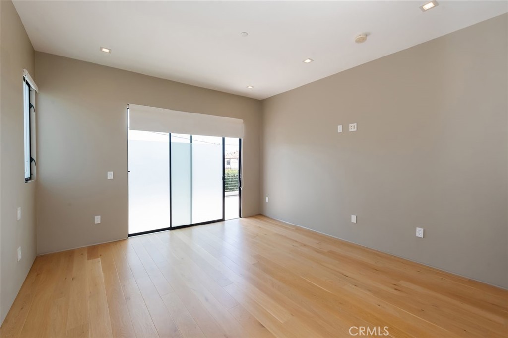 1643 S Carmelina Property Photo 27