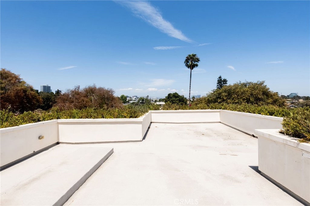 1643 S Carmelina Property Photo 34