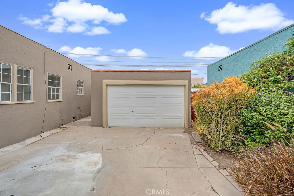 1515 E Walnut Way Property Photo 2