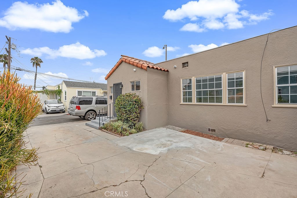 1515 E Walnut Way Property Photo 3