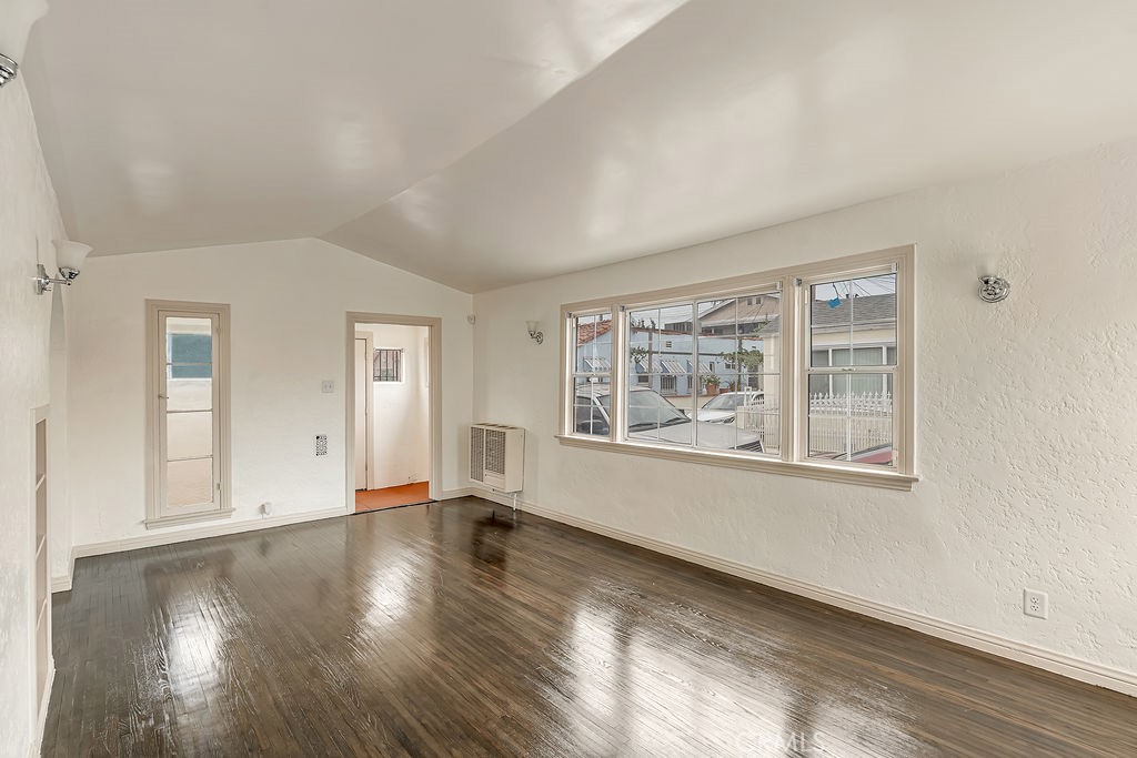 1515 E Walnut Way Property Photo 5
