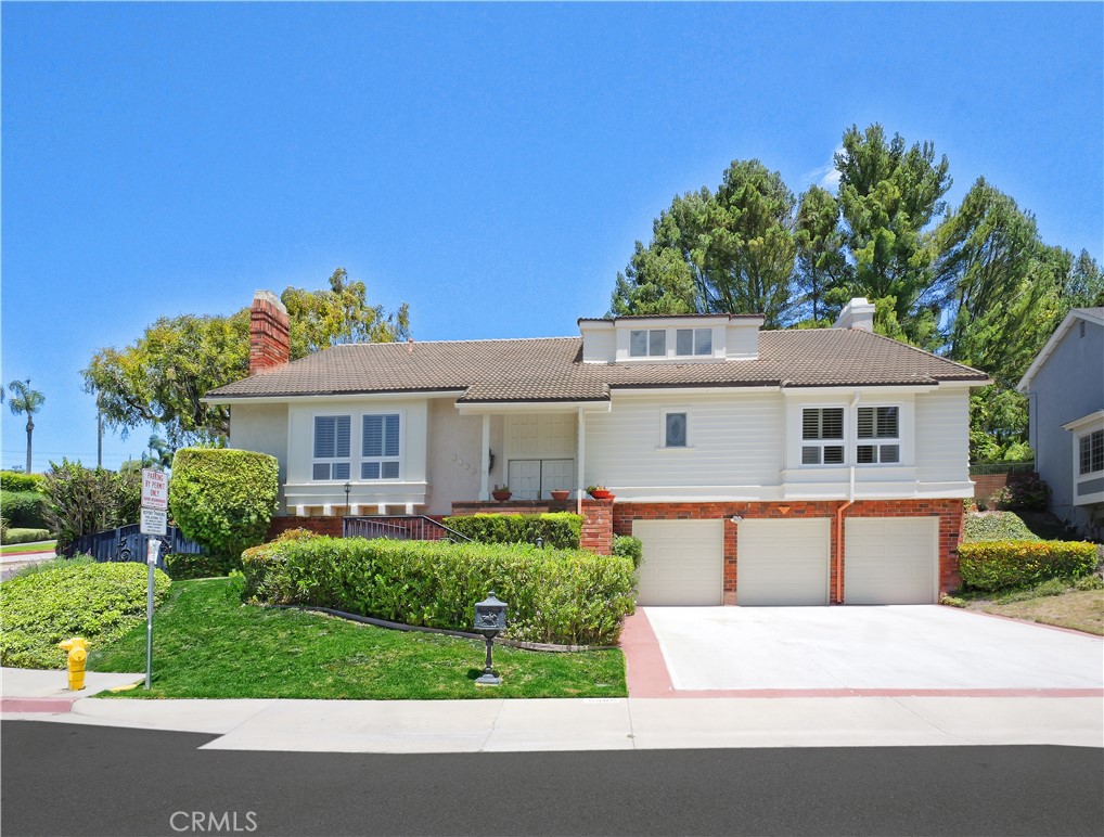 5465 Valley View Property Photo 2