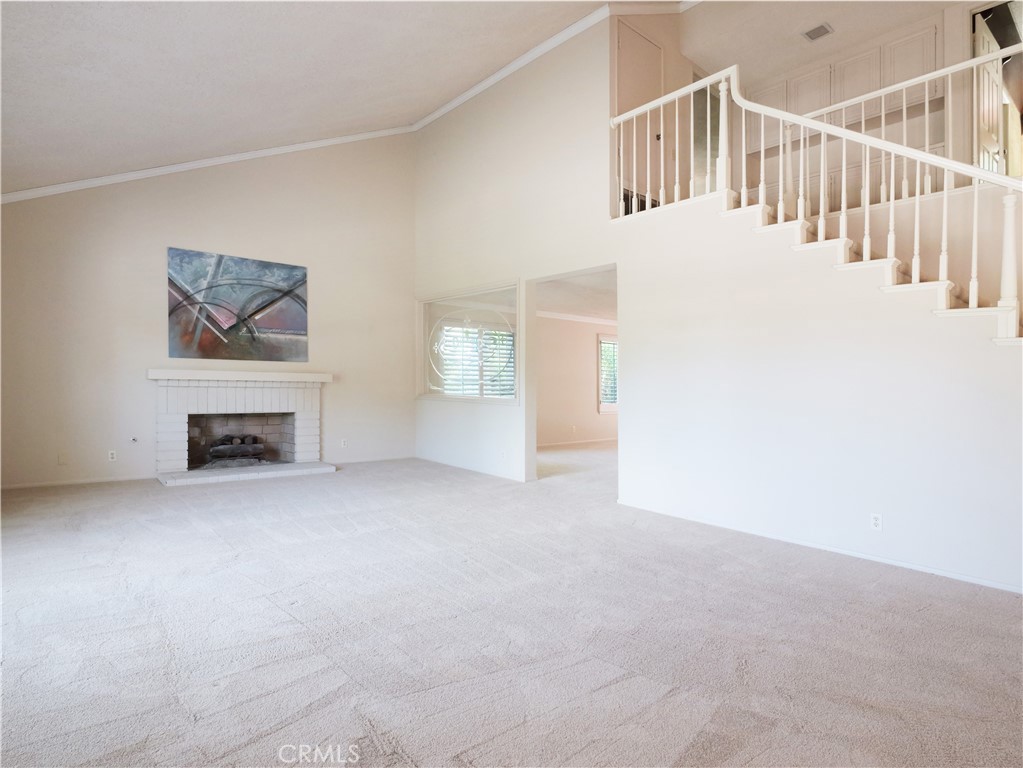 5465 Valley View Property Photo 5