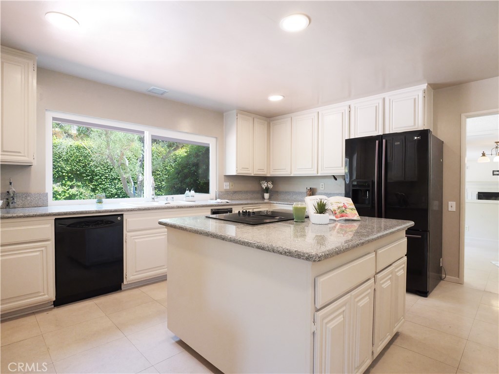 5465 Valley View Property Photo 12