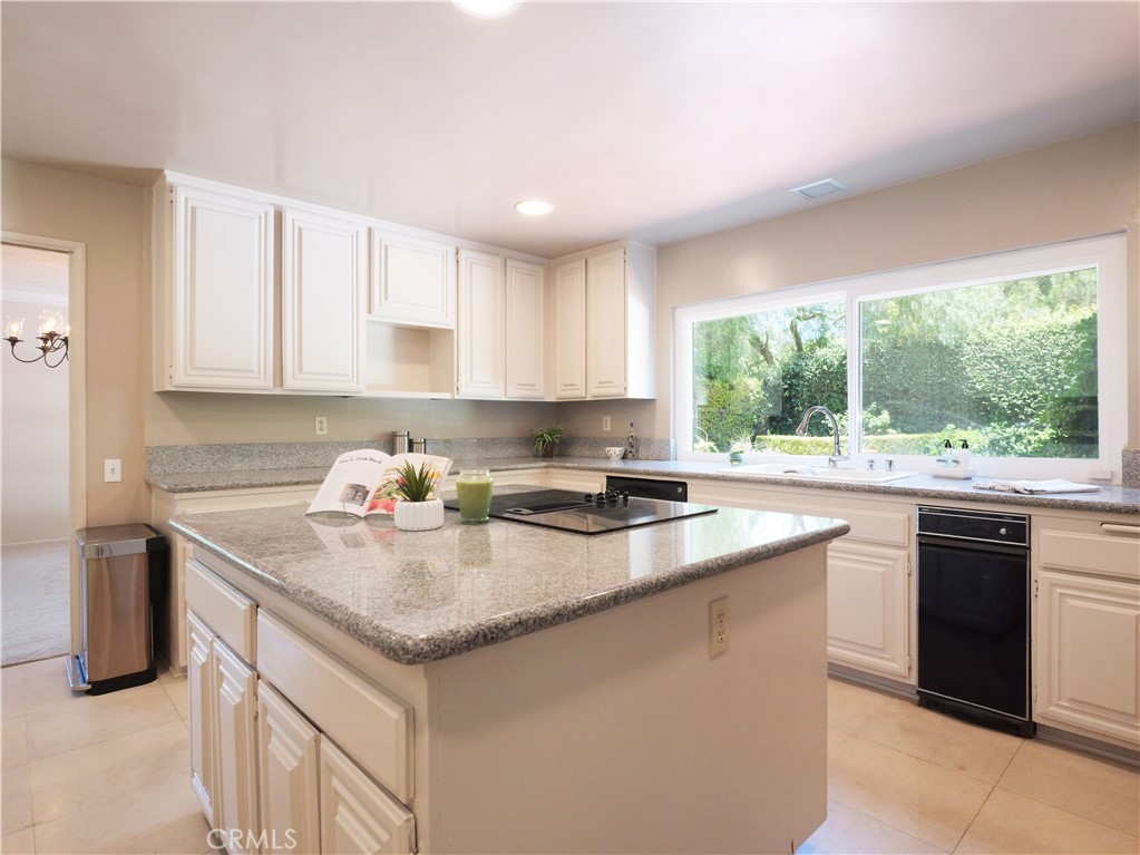 5465 Valley View Property Photo 13