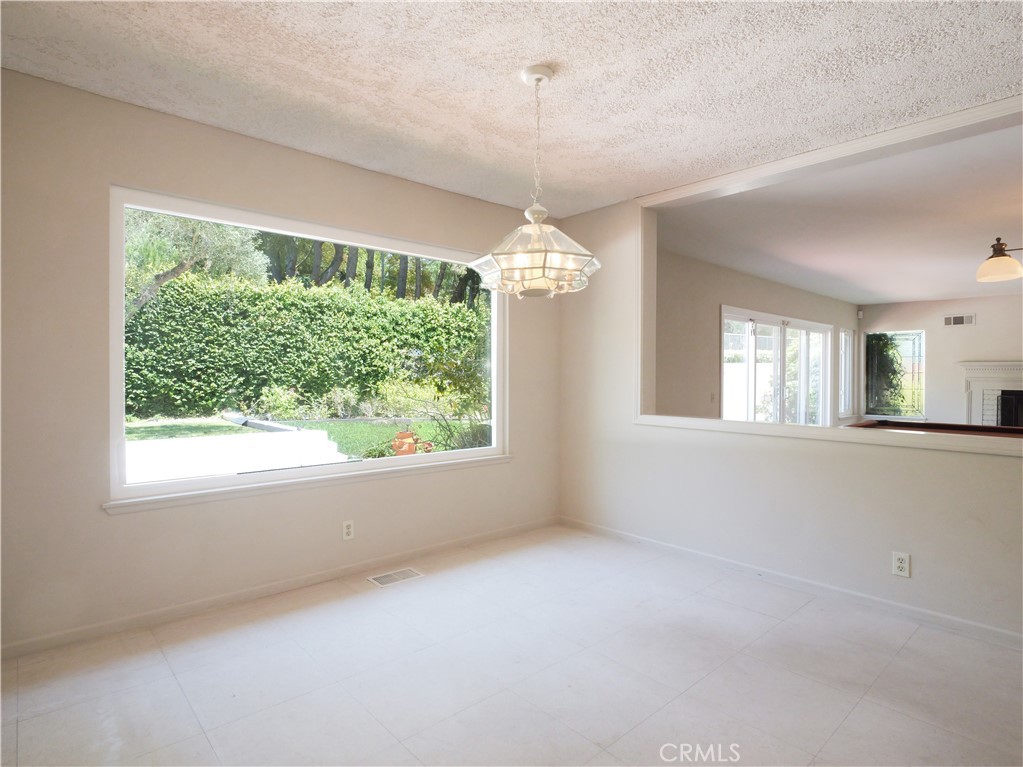 5465 Valley View Property Photo 15
