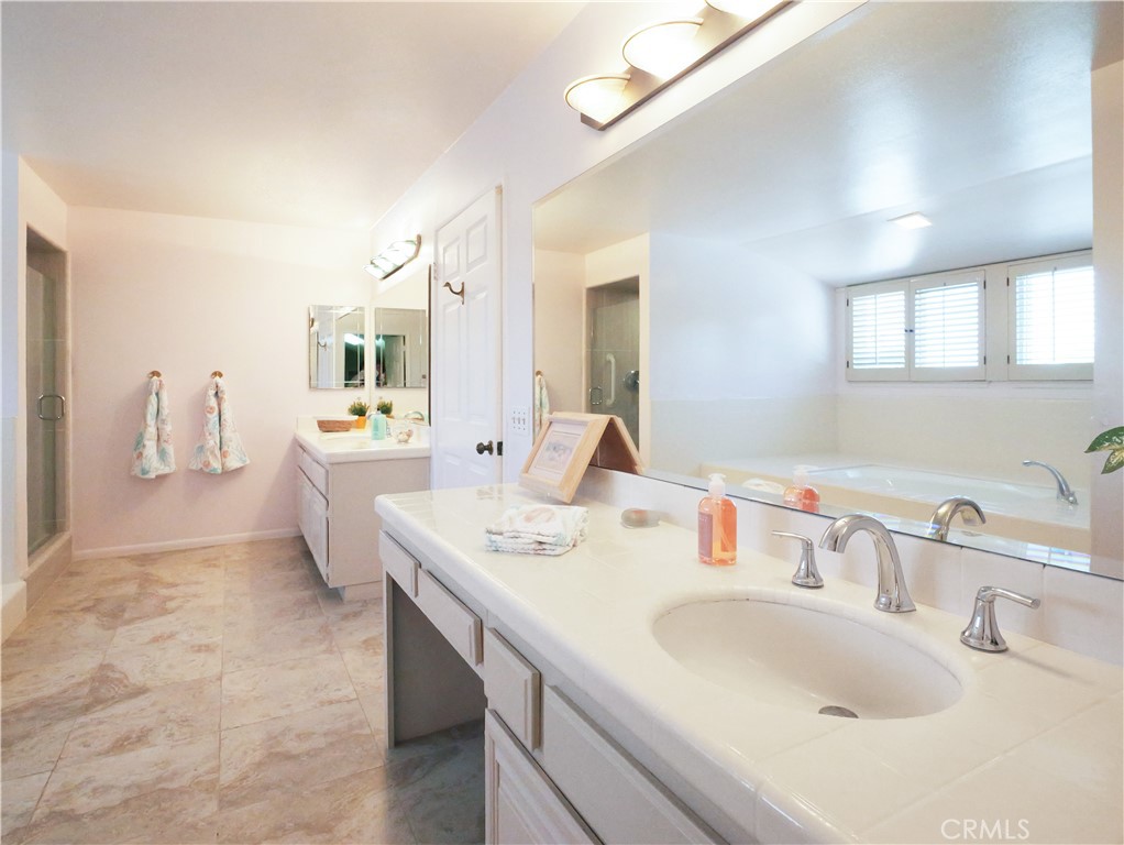 5465 Valley View Property Photo 20