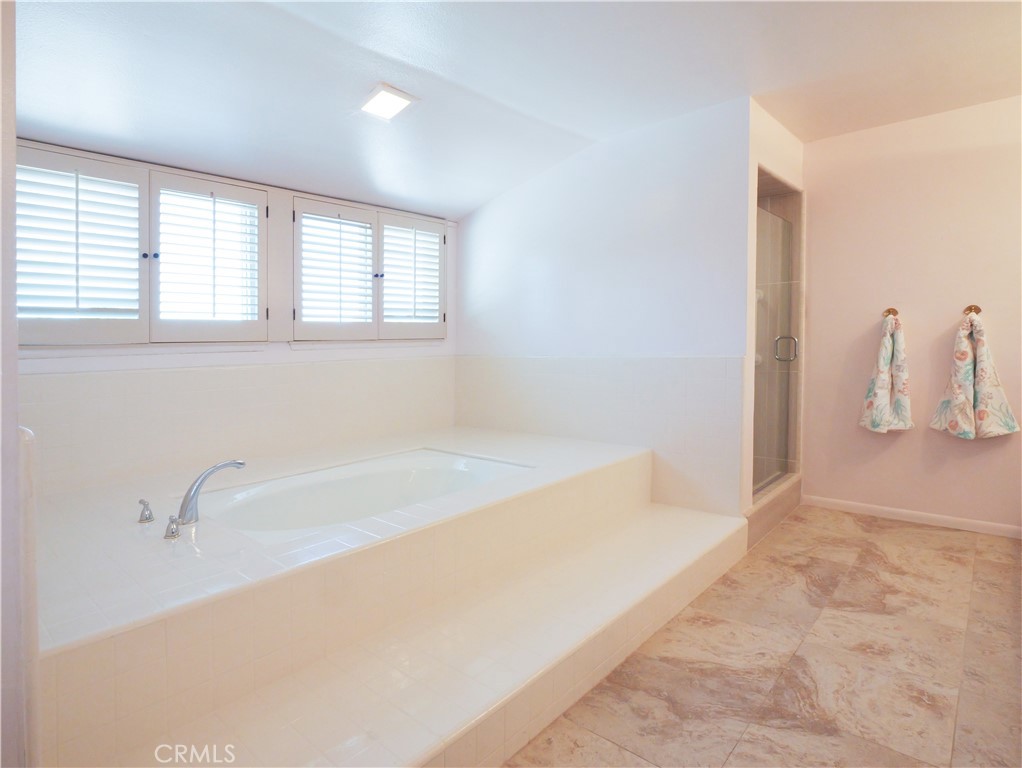 5465 Valley View Property Photo 21