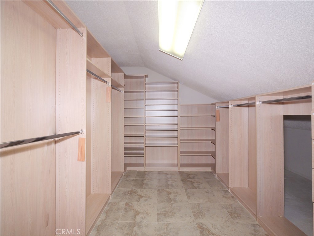 5465 Valley View Property Photo 23