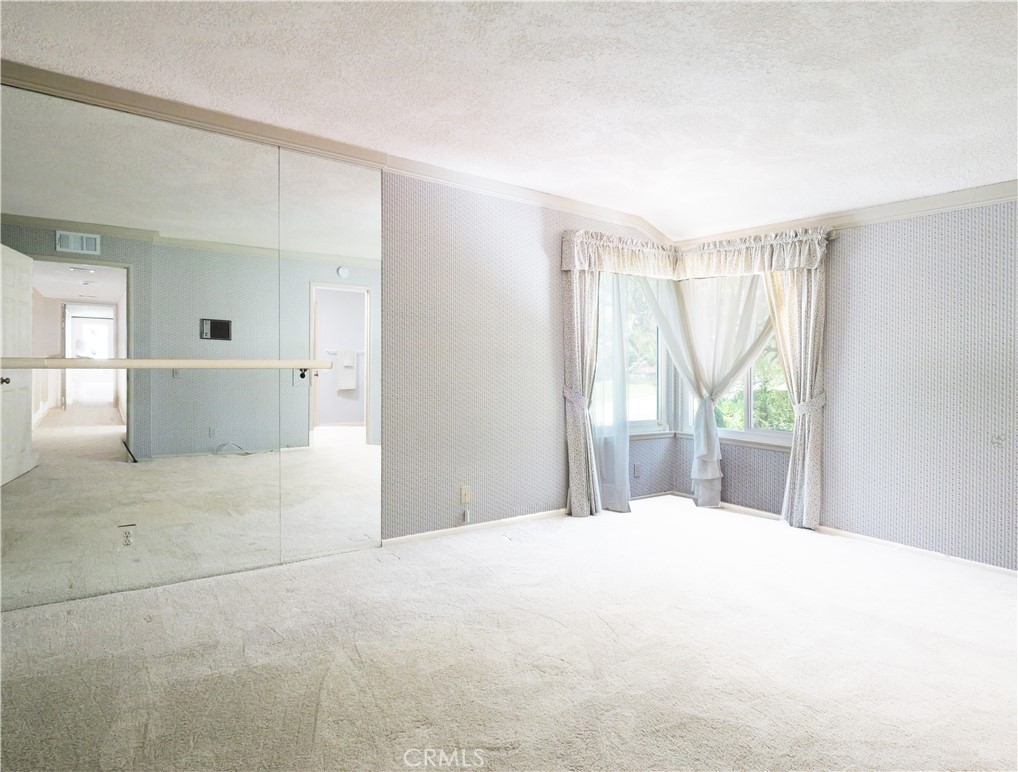 5465 Valley View Property Photo 25