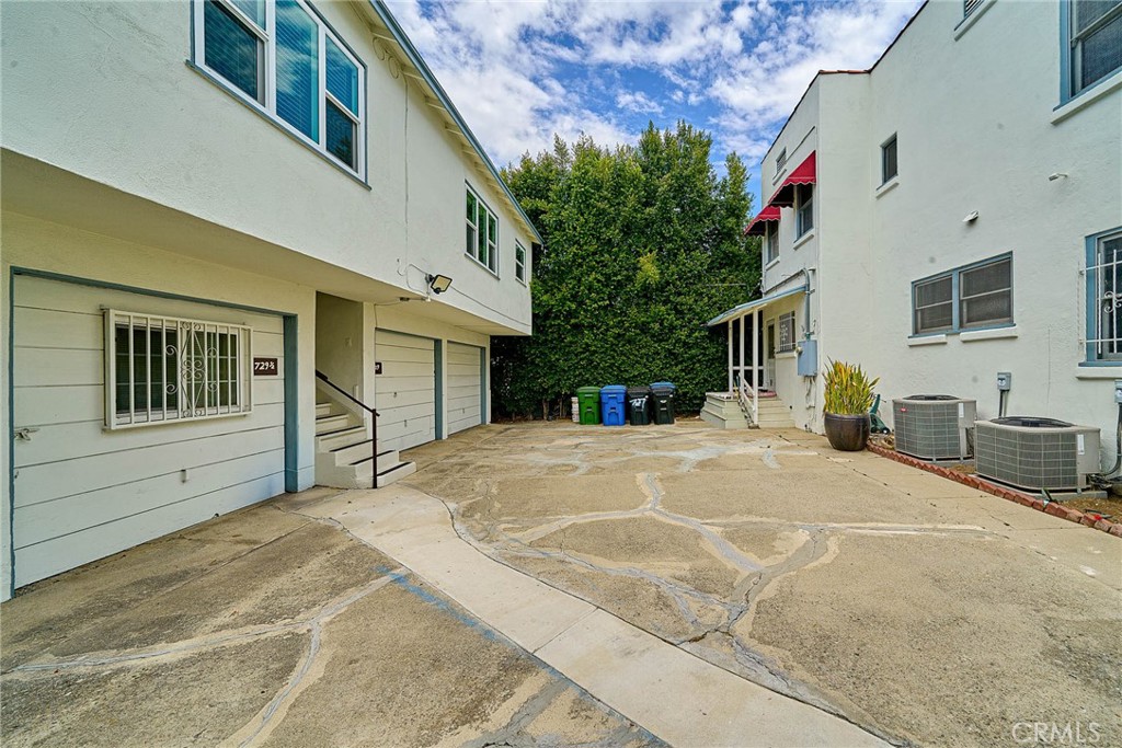 727 Crenshaw Property Photo 11