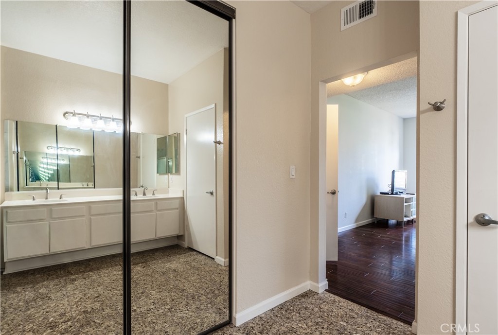 2567 Plaza Del Amo 210 Property Photo 31