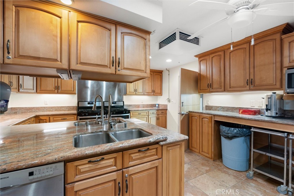 2275 W 25th Street 88 Property Photo 44
