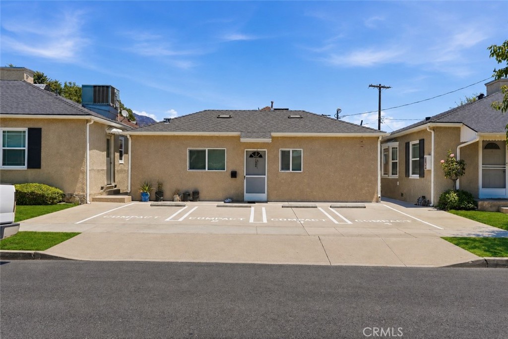 1004 W Clark Property Photo 6