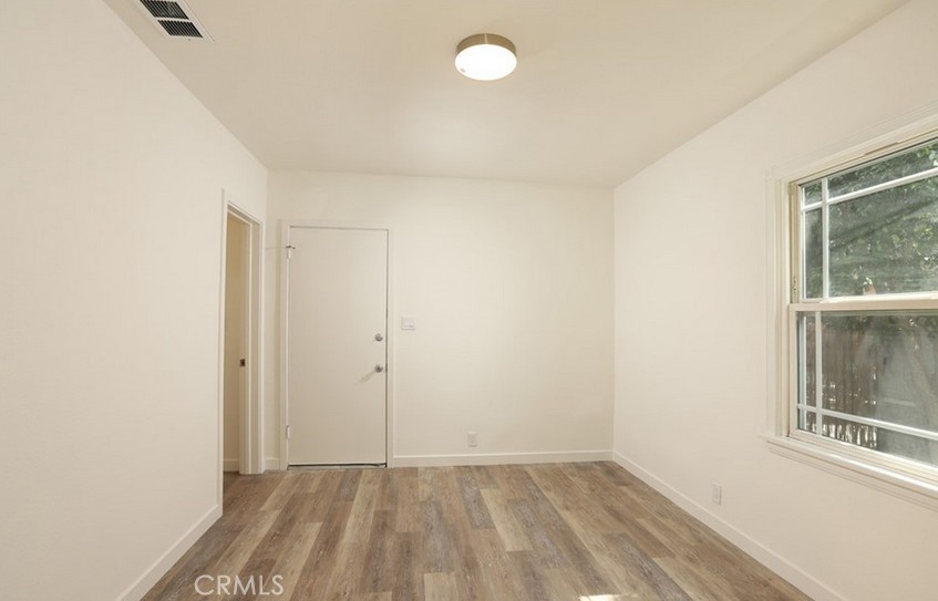 1004 W Clark Property Photo 13