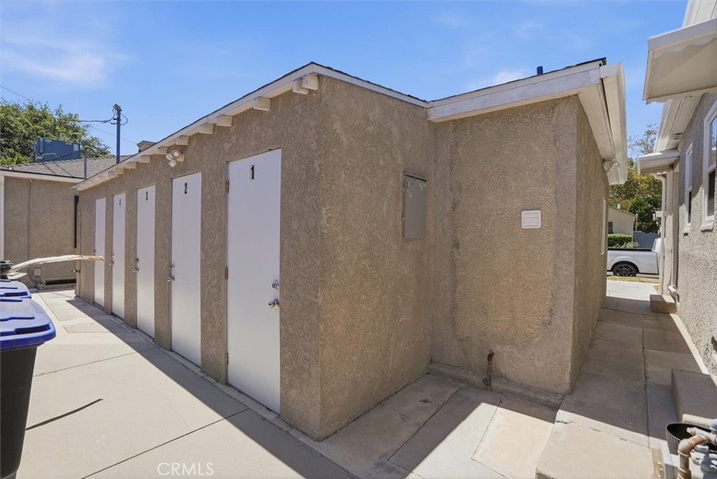 1004 W Clark Property Photo 21