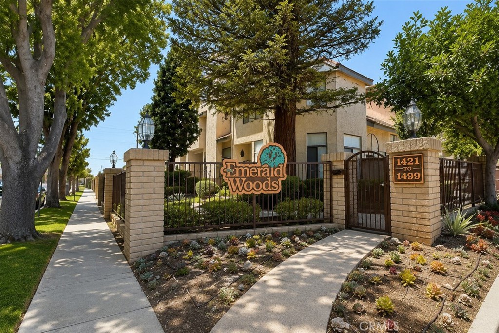4421 Emerald Property Photo 1