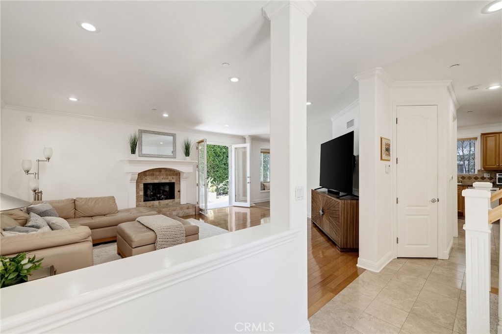 2115 Pullman Lane B Property Photo 4