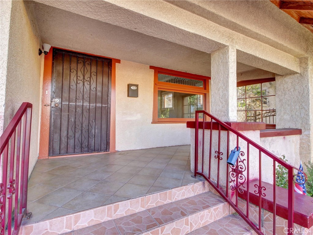 3021 5th Property Photo 2