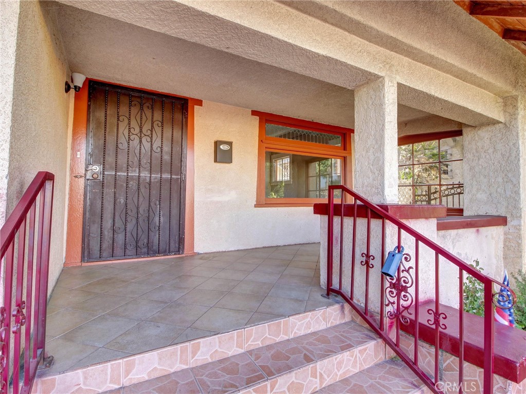 3021 5th Property Photo 3