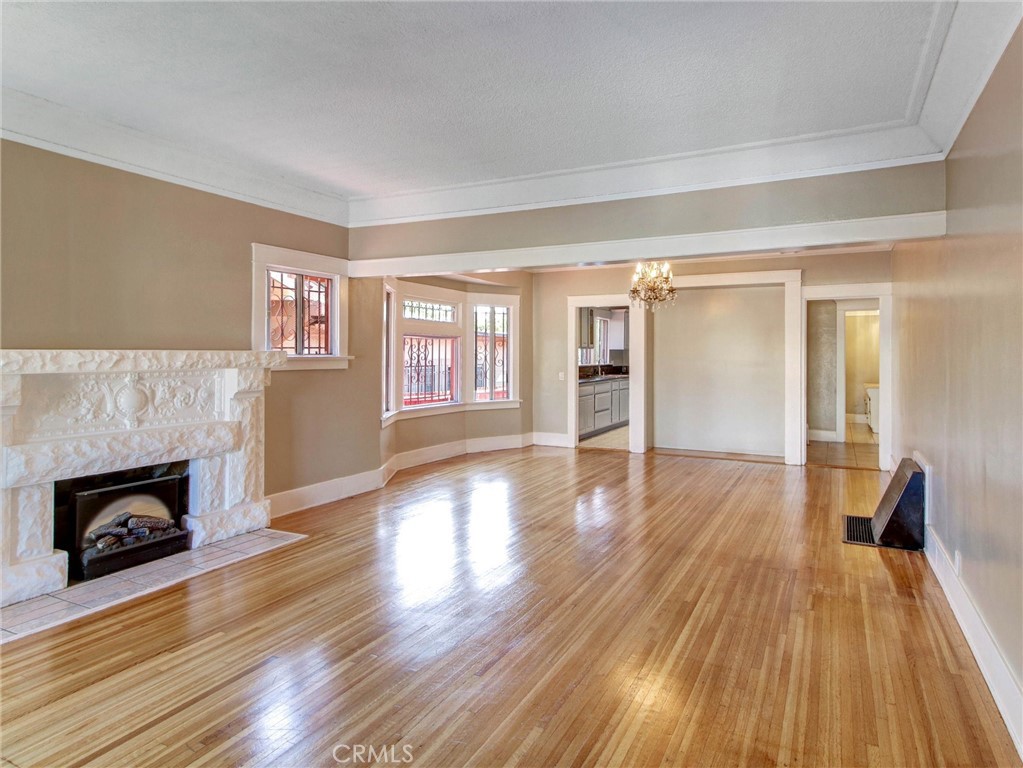 3021 5th Property Photo 4