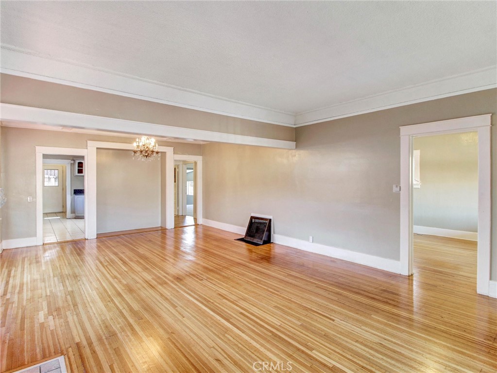 3021 5th Property Photo 6