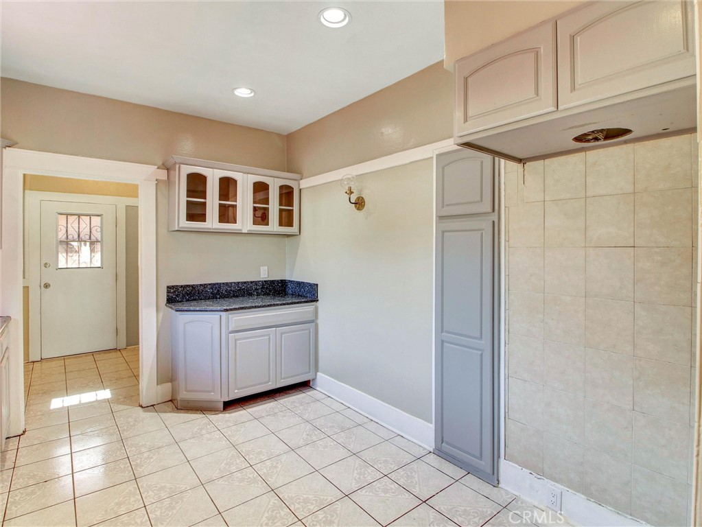 3021 5th Property Photo 10