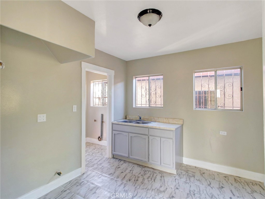 3021 5th Property Photo 33