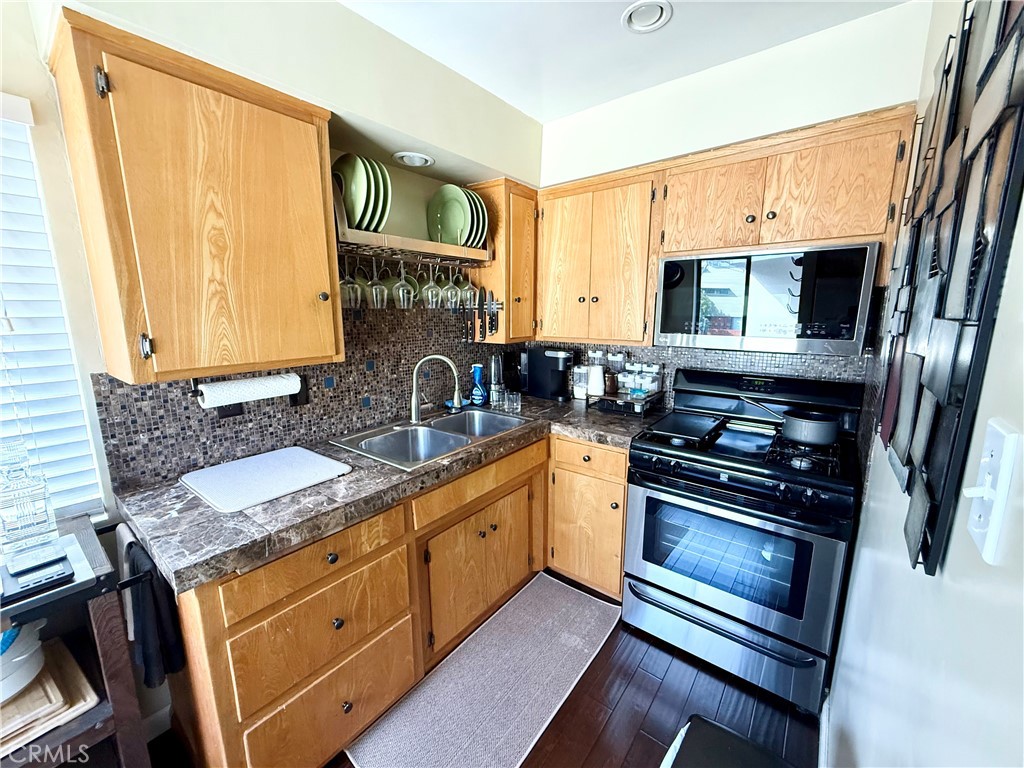 813 Bayview Property Photo 5