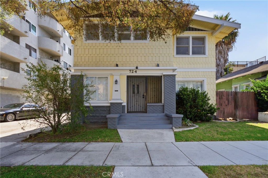724 Elm Avenue Property Photo 1