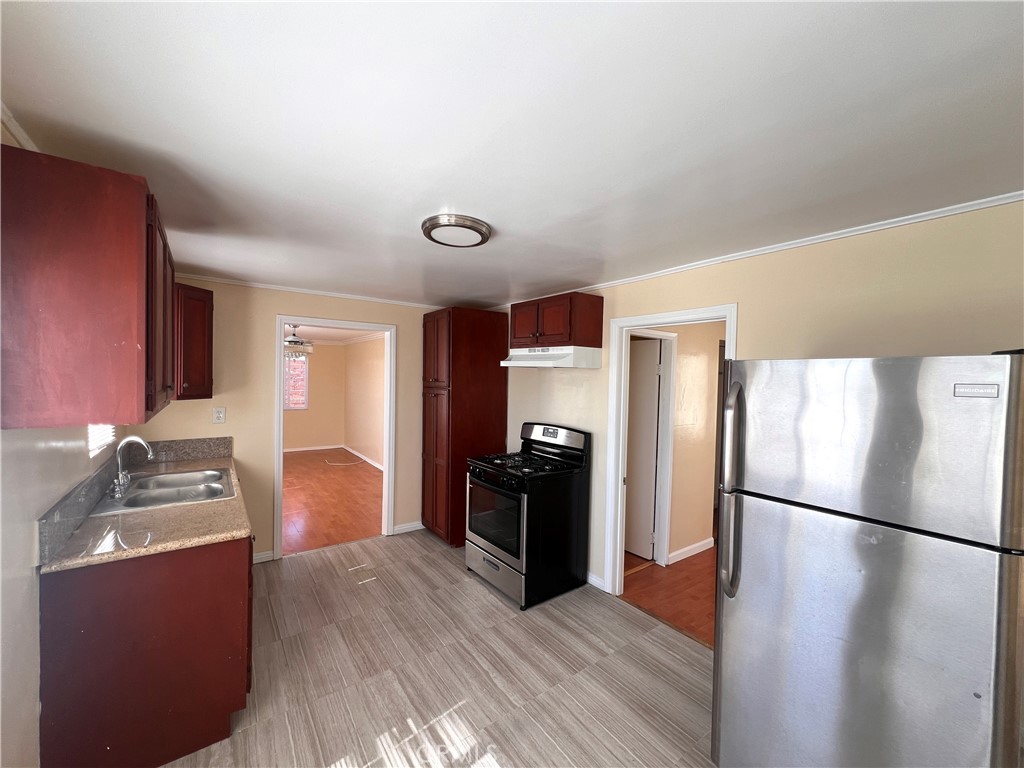 12924 Prairie Avenue C Property Photo 5