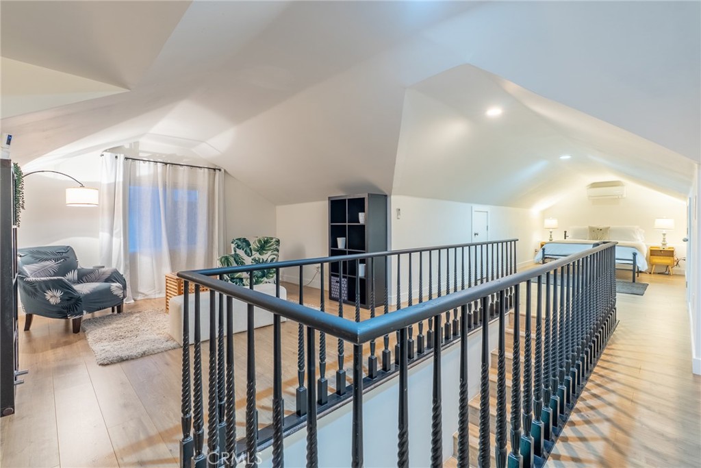 135 N Vendome Street Property Photo 2