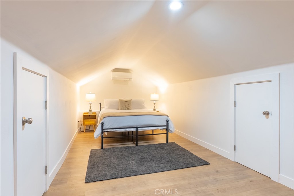 135 N Vendome Street Property Photo 6