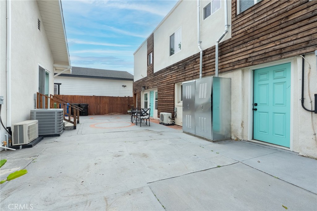 135 N Vendome Street Property Photo 27