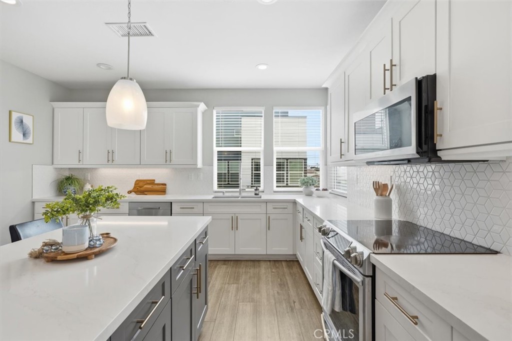 14331 Van Ness Avenue Property Photo 7