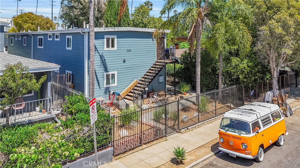 1034 Pleasantview Property Photo 4