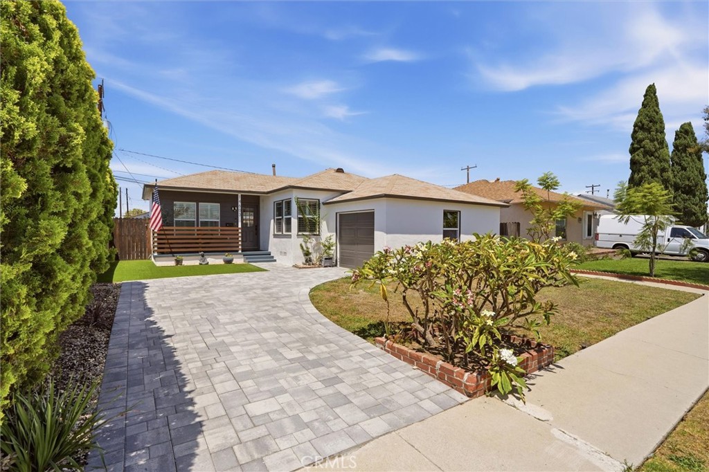 14603 Purche Avenue Property Photo 2