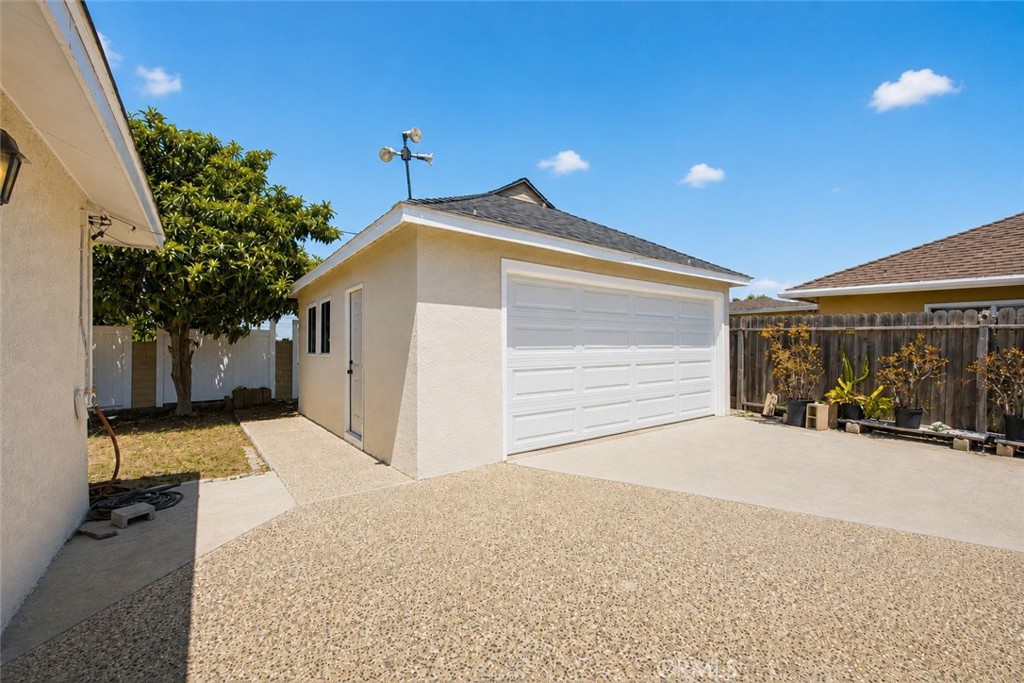 2649 Dalemead St. Property Photo 13