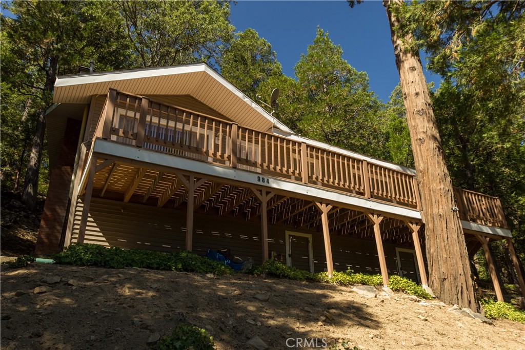 984 Mercury Property Photo 1