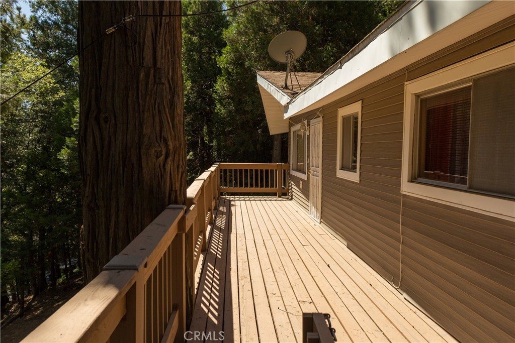 984 Mercury Property Photo 8
