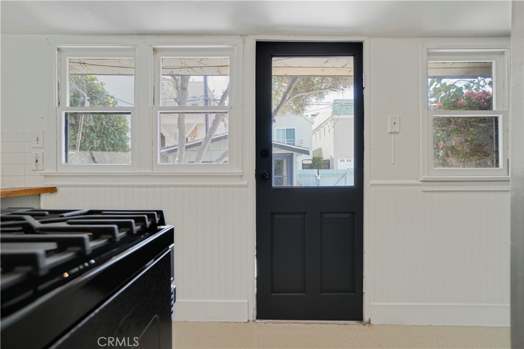 236 Howland Canal Property Photo 10